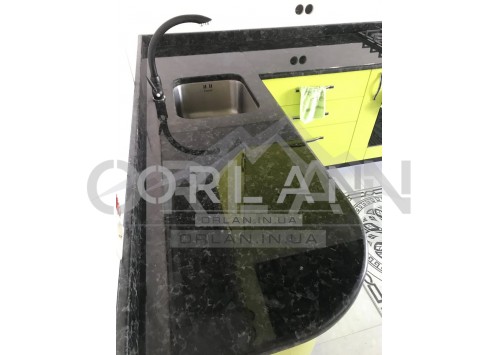 TISCHPLATTEN AUS GRANIT