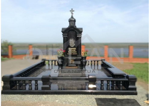 MONUMENT E - 103