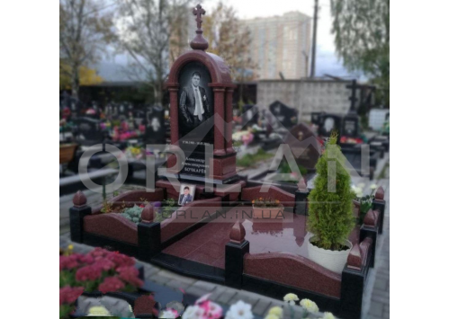 MONUMENT E - 106
